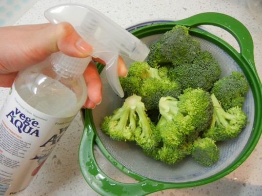 Vege Aqua vege aqua, fruit wash, vegetable wash, inhabitat review, fruit and veggie wash, fruit rinse, clean vegetables, e coli, bacteria on fruits, wash produce, produce wash
