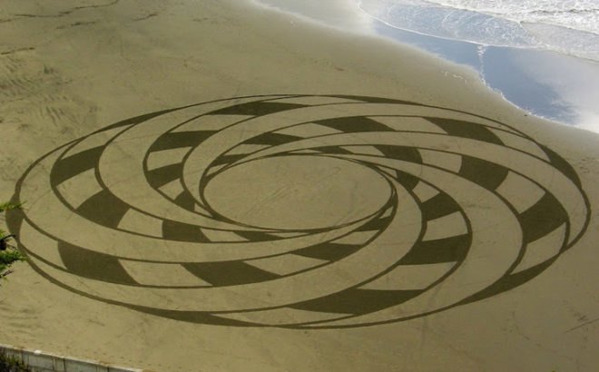 Andres Amador, Sand Painting, Sand Drawing, Sustainable Art, Eco Art, Ocean Inspired Art, San Francisco