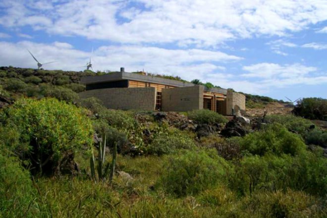 Bioclimatic House, RLA, ruiz larrea and associates, tenerife, green roof, wind park, eco house