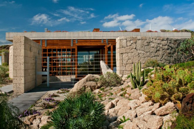 Bioclimatic House, RLA, ruiz larrea and associates, tenerife, green roof, wind park, eco house