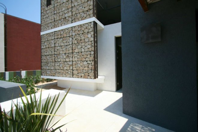 Casa Gavion, collectivo Mx, baja, mexico, gabion wall, gabion wall home, eco home,