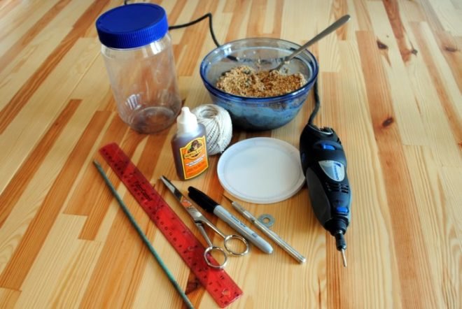 Birdfeeder, How-to, Window, Upcycle, Recycled, Peanut Butter Jar, Urban, DIY, Fire Escape