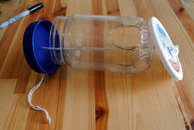 Birdfeeder, How-to, Window, Upcycle, Recycled, Peanut Butter Jar, Urban, DIY, Fire Escape