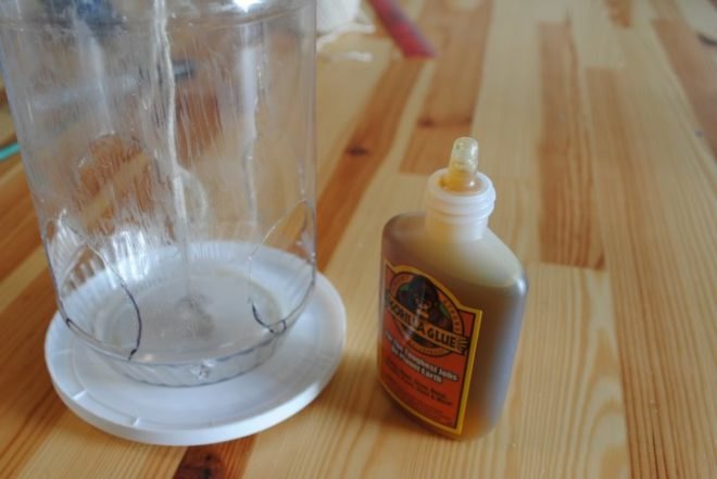 Birdfeeder, How-to, Window, Upcycle, Recycled, Peanut Butter Jar, Urban, DIY, Fire Escape