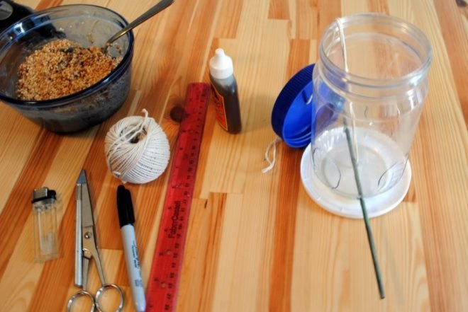 Birdfeeder, How-to, Window, Upcycle, Recycled, Peanut Butter Jar, Urban, DIY, Fire Escape