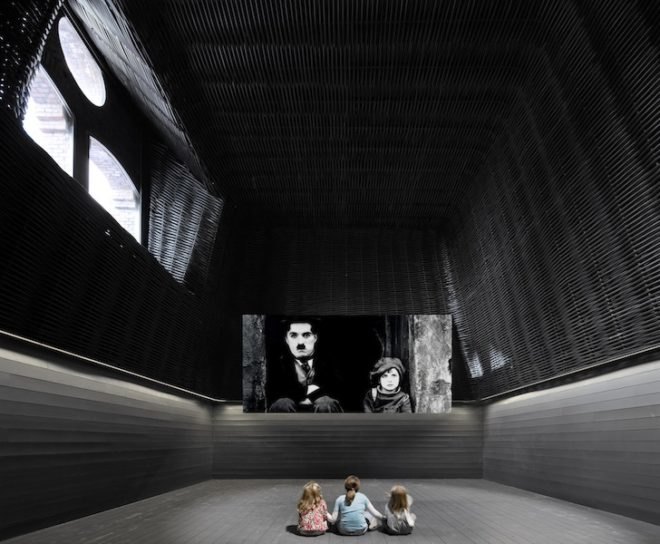 ch+qs, Madrid, Avant Garde, Matadero, Matadero Theater, LED lights, LED tubes, film, theater, Spain, green design, green renovation, eco-design, sustainable design, budget theater, movie theater in spain, green lighting