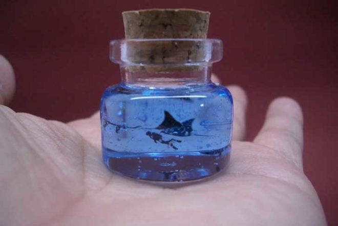 art, Tiny World in a Bottle, Izumi Akinobu, tiny art, paper art, tiny bottles, tiny environments, paper animals, paper art, tiny environments