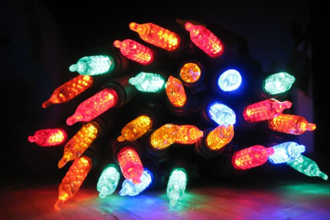 LED light, light bulb, light-emitting diode, energy efficient light bulb, energy efficiency, MIT, science, green technology, green lighting,
