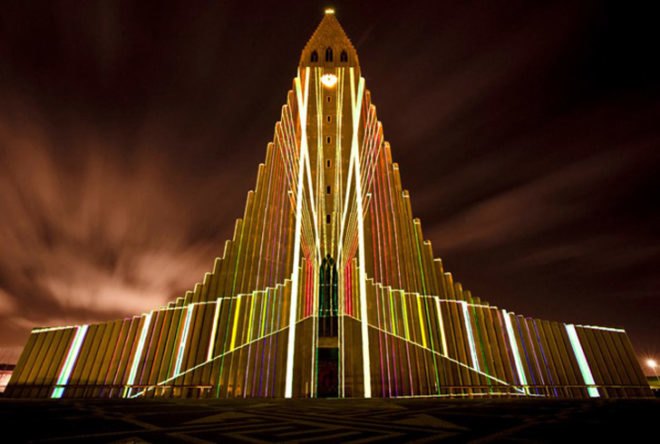 Hallgrimskirkja, hallgrimskirkja projection art, metacitizen, Marcos Zotes, Reykjavik Winter Lights Festival 2012, Rafmögnuð Náttúra, Reykjavik, Iceland art, Hallgrímskirkja church, video art, video installation iceland, light show iceland