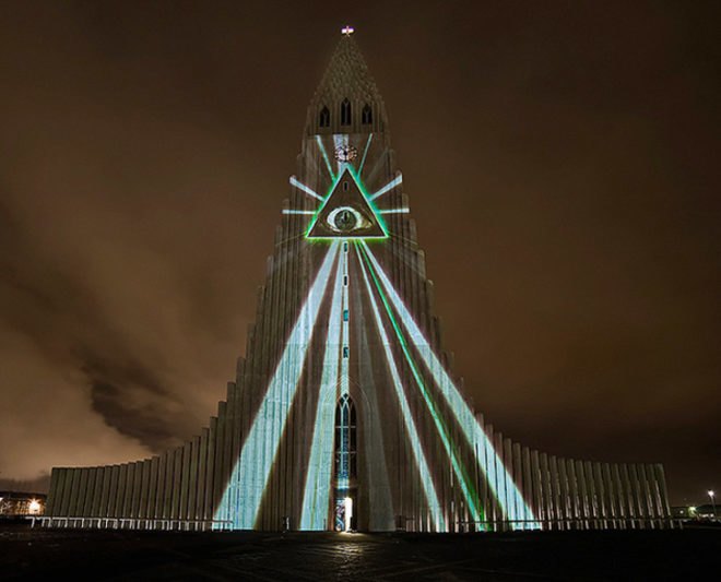 Hallgrimskirkja, hallgrimskirkja projection art, metacitizen, Marcos Zotes, Reykjavik Winter Lights Festival 2012, Rafmögnuð Náttúra, Reykjavik, Iceland art, Hallgrímskirkja church, video art, video installation iceland, light show iceland
