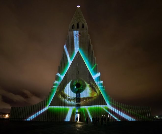 Hallgrimskirkja, hallgrimskirkja projection art, metacitizen, Marcos Zotes, Reykjavik Winter Lights Festival 2012, Rafmögnuð Náttúra, Reykjavik, Iceland art, Hallgrímskirkja church, video art, video installation iceland, light show iceland