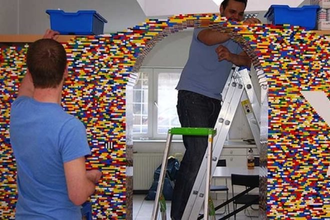 green interiors, LEGO wall, LEGO interiors, LEGO bricks, pixelated wall, german design, NPIRE, Hamburg, office interiors
