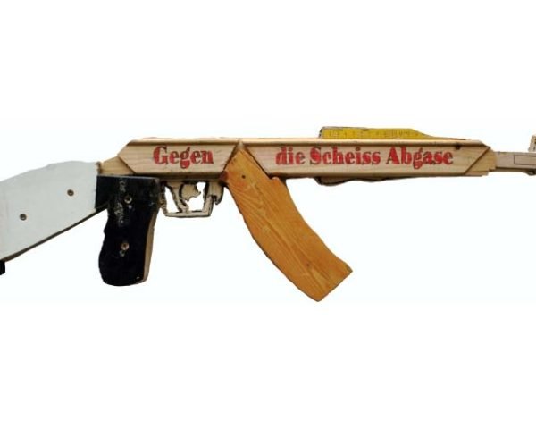art, recycled materials, Ralf Edelmann, recycled weapons, guns, Winnenden school shooting, german design