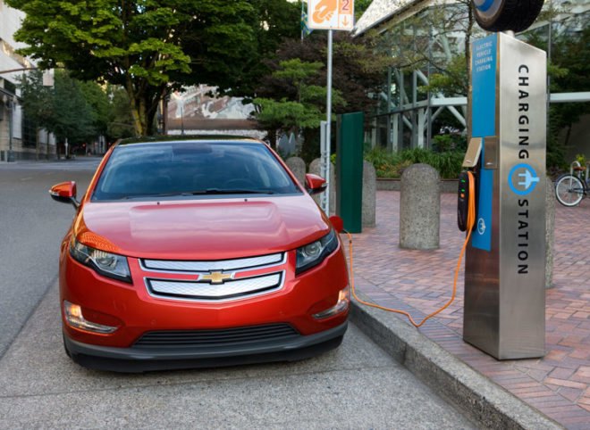 chevy volt, chevrolet volt, chevy volt halt production, chevy volt production, chevy volt numbers, chevy volt sold, chevy volt dealer, chevy volt customers, chevy volt customer satisfaction, chevy volt problems, chevy volt solutions