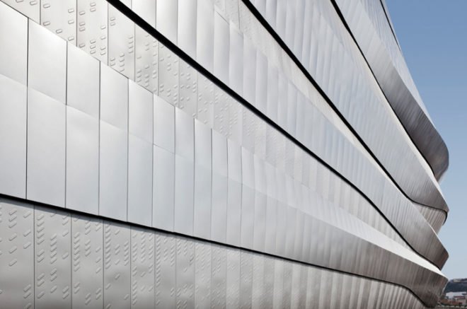 green design, eco design, sustainable design, Liverpool Department Store, Mexico City, Bladerunner style building, Rojkind Arquitectos, double layer facade, steel facade, shopping center, roof garden, park space Mexico City