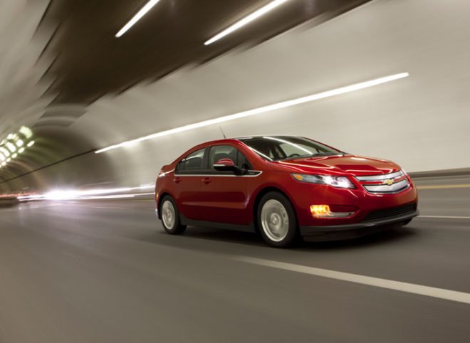 chevy volt, alternative drivetrain, volt, electric vehicle, electric car, plug in hybrid electric car, volt manufacturing, volt manufacturing halt, halt production of the chevy volt, gm electric car, general motors