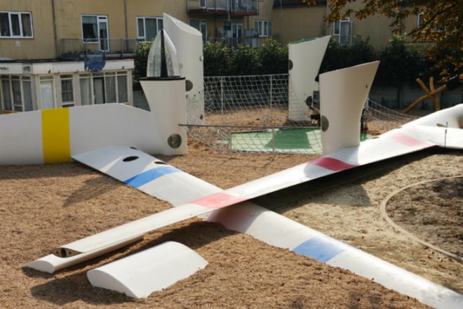 Wikado Playground, 2012architecten, recycled materials, wind turbine parts, discarded rotor blades, wind turbine playground, rotterdam