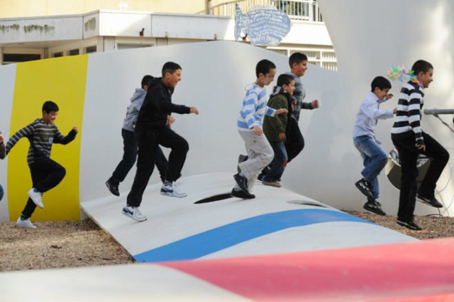 Wikado Playground, 2012architecten, recycled materials, wind turbine parts, discarded rotor blades, wind turbine playground, rotterdam
