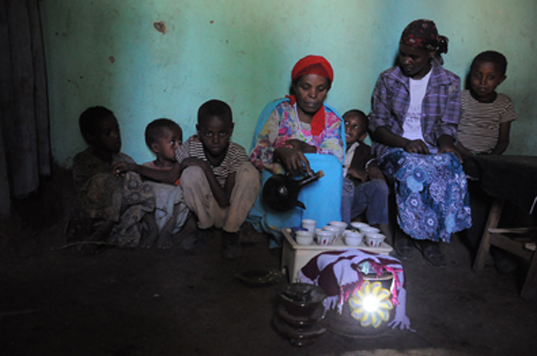 LED Lamp, Solar Lamp, portable solar, energy poverty, eco-friendly light, solar energy, little sun, olafur eliasson, frederick ottesen, sub-saharan africa, kerosene lamps, LED lantern, affordable solar
