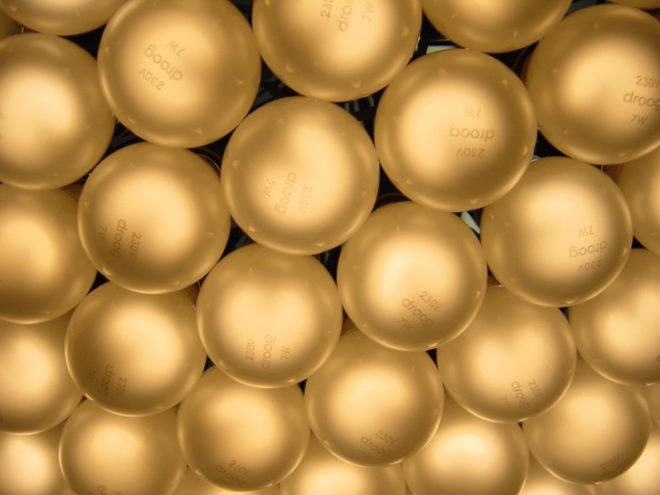 rodi graumans, droog design, led bulbs, led chandelier, lightbulb cluster, 85 lamps