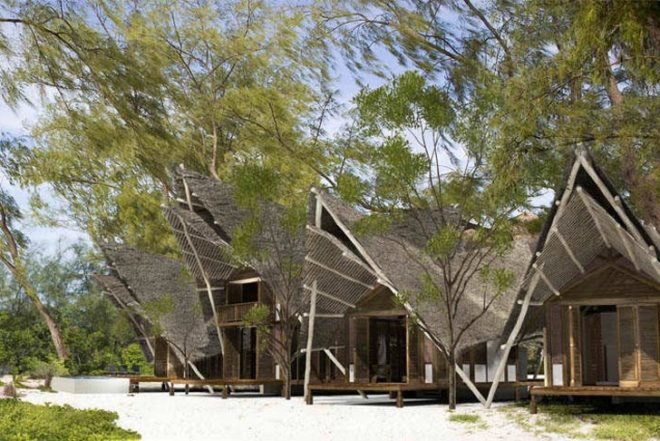 Suluwilo Villa, COA architects, Eco-Lux Villa, Mozambique, boat shape, biodegradable materials, thatched roof, beach, africa, wood, straw, architecture, green Interiors, Recycling / Compost, mud wall, cooling water