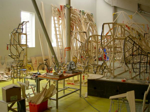 Florentijn Hofman, musk rat, big sculpture, thatch, dutch design, Nieuwerkerk, The Netherlands, dutch countryside, biodegradable materials, local materials, local craftsmen, animals, art, recycled / compost