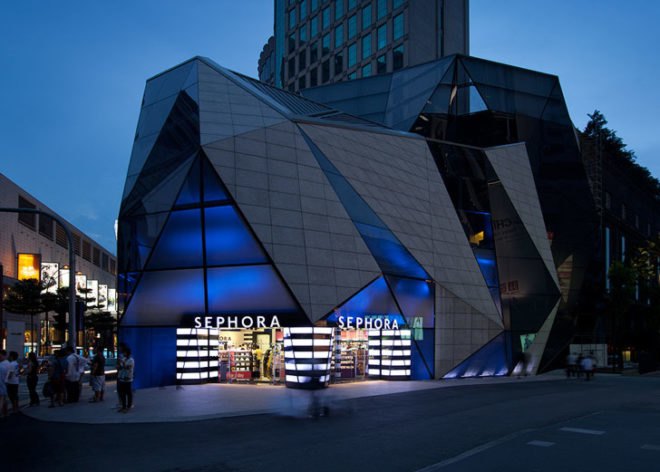 green design, eco design, sustainable design, double skinned facade, renovation, Kuala Lumpur Starhill Gallery, Spark Architects, Chanel, Louis Vuitton, Sehpora, prismatic addition, LED lights