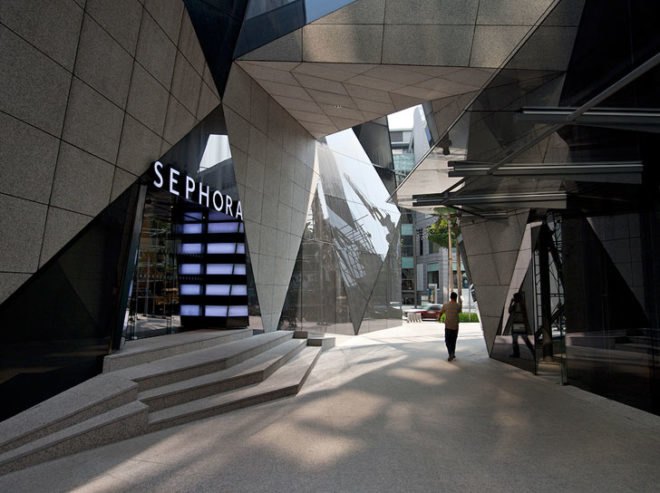 green design, eco design, sustainable design, double skinned facade, renovation, Kuala Lumpur Starhill Gallery, Spark Architects, Chanel, Louis Vuitton, Sehpora, prismatic addition, LED lights