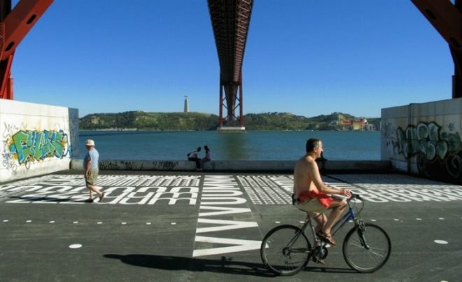 bikeway belem, po6 atelier, typography, bike paths lisbon, portugal bike route, bike path design, green design, sustainable typography