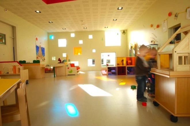 Fluor architects, Drulingen creche, France, Alsace, green design, sustainable design, eco=design, green roof, daylighting, insulation, underfloor heating, energy efficiency