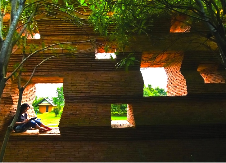 Asst. Prof. Boonserm Premthada, Bangkok Project Company, Kantana Film and Animation institute, skylights, Thailand, green design, brick, sustainable design, eco-design, natural ventilation, daylighting, education, traditional craftsmanship