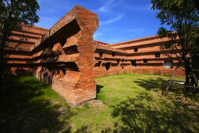 Asst. Prof. Boonserm Premthada, Bangkok Project Company, Kantana Film and Animation institute, skylights, Thailand, green design, brick, sustainable design, eco-design, natural ventilation, daylighting, education, traditional craftsmanship
