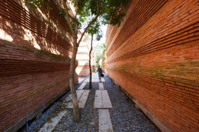 Asst. Prof. Boonserm Premthada, Bangkok Project Company, Kantana Film and Animation institute, skylights, Thailand, green design, brick, sustainable design, eco-design, natural ventilation, daylighting, education, traditional craftsmanship