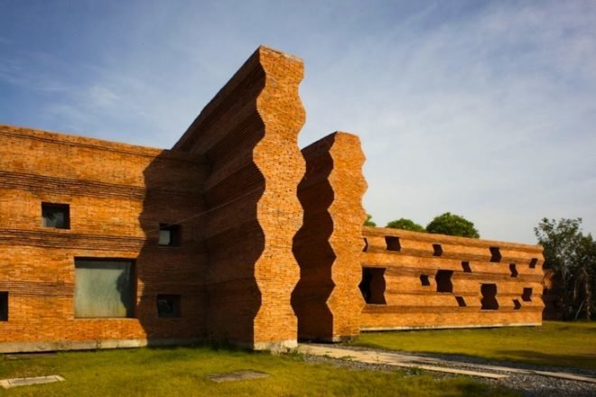 Asst. Prof. Boonserm Premthada, Bangkok Project Company, Kantana Film and Animation institute, skylights, Thailand, green design, brick, sustainable design, eco-design, natural ventilation, daylighting, education, traditional craftsmanship