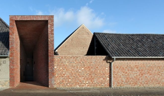 LENS'ASS Architecten, rabbit hole, green renovation, farmhouse renovation, sustainable conversions, belgian farmhouse, rural flemish design, green design, eco residence