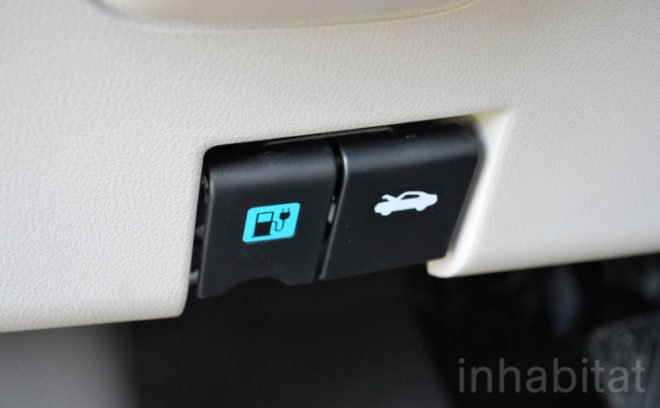 Nissan LEAF, LEAF EV, electric car, electric vehicle, test drive, Laura K. Cowan, green car, green vehicle, green transportation