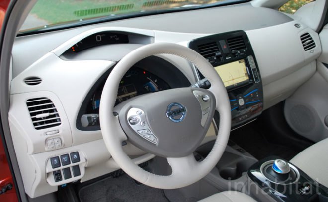 Nissan LEAF, LEAF EV, electric car, electric vehicle, test drive, Laura K. Cowan, green car, green vehicle, green transportation