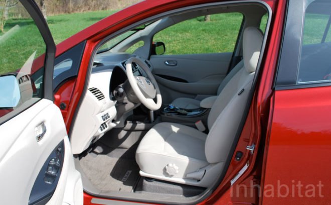 Nissan LEAF, LEAF EV, electric car, electric vehicle, test drive, Laura K. Cowan, green car, green vehicle, green transportation