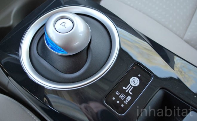 Nissan LEAF, LEAF EV, electric car, electric vehicle, test drive, Laura K. Cowan, green car, green vehicle, green transportation