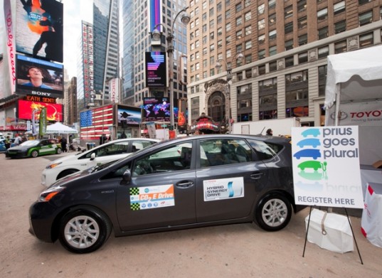 toyota, green buildings, LEED certification, toyota green buildings, green transporation, electric vehicles, LEED gold, LEED silver