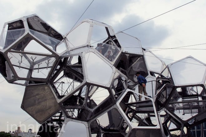 Met museum, metropolitan museum of art, Tomas Saraceno, geodesic architecture, Cloud City, floating architecture, futuristic architecture, summer at the met, ny architecture, temporary architecture, space architecture