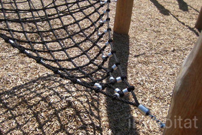 landscape arcitecture, Elegant Playground, Gleisdreieck Park, Atelier-loidl, minimal design, berlin, less is more, ropes, tree trunks, stainless steel, Green Materials, Landscape Architecture