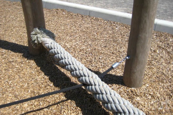 landscape arcitecture, Elegant Playground, Gleisdreieck Park, Atelier-loidl, minimal design, berlin, less is more, ropes, tree trunks, stainless steel, Green Materials, Landscape Architecture