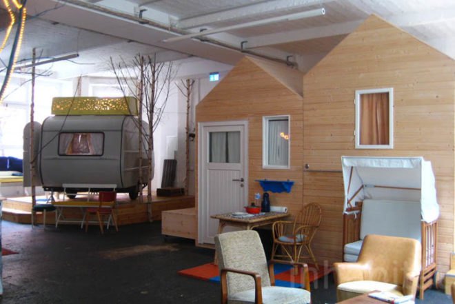 Hüttenpalast, caravan hotel, Vacuum cleaner factory, Berlin, Caravan, Hotel, Neukölln, vintage furniture, Ebay, wooden hut, Flea Markets, Architecture, Art, green Interiors, camping