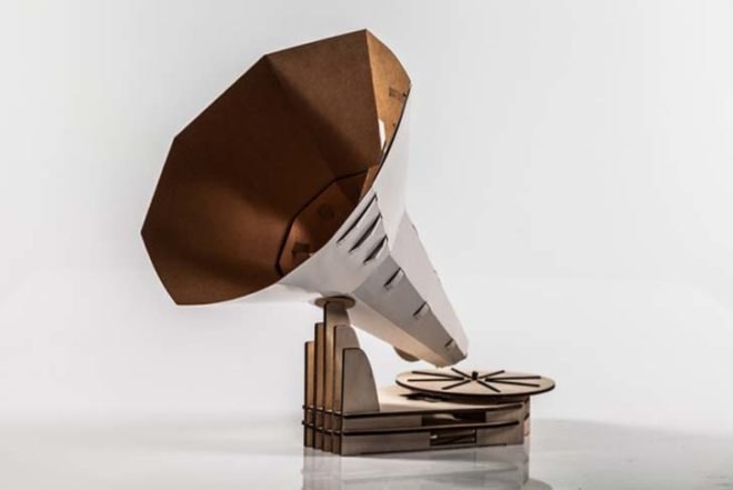 Jón Helgi Hólmgeirsson, Icelandic design, Flatpack, paper, wood, gramophone, Emile Berliner, biodegradable materials, Recycling / Compost, Art, green gadgets, Green Products,