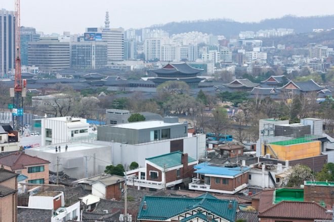 Seoul, Kukje Art Center, SO-IL, Iwan Baan, architecture, South Korea, urban planning, art gallery, green design, sustainable design, eco-design, flexible facade, daylighting, solar gain