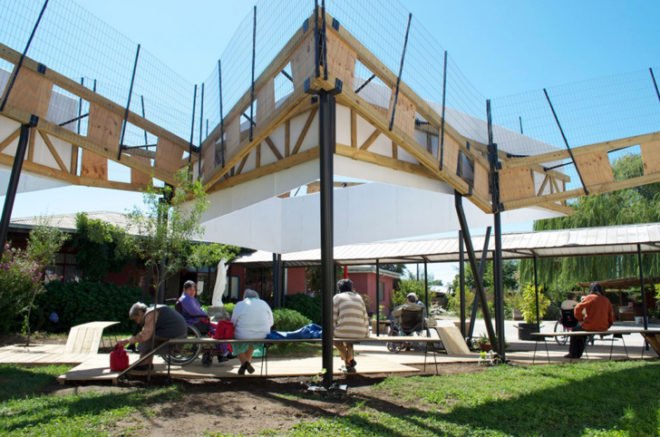 Adolfo Nicolás Moyano Retamal, green cloud, nube verde, outdoor canopy, outdoor pavilion, green pavilion, living pavilion, plant bearing canopy, nature and the elderly, architecture for the elderly, landscape architecture, retirement home architecture