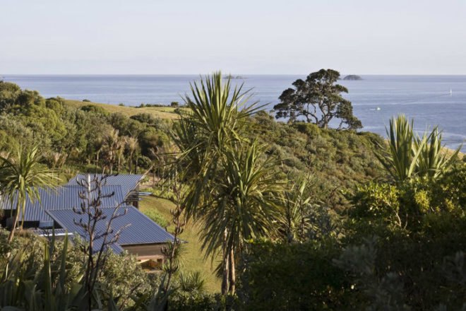Owhanake Bay House, Strachan Group Architects, outdoor living, new zealand, eco home, green home,