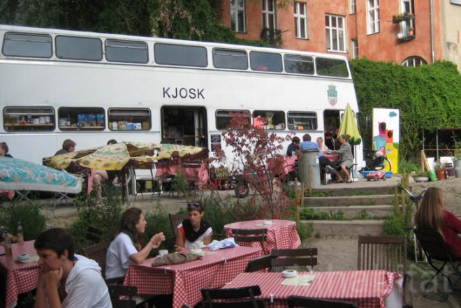 Kjosk, Mobile Kiosk, double-decker bus, Rosmarie Köckenberger, berlin, mobile cafe, recycled bus, Green Transportation, Green renovation, Architecture, Art, automotive,