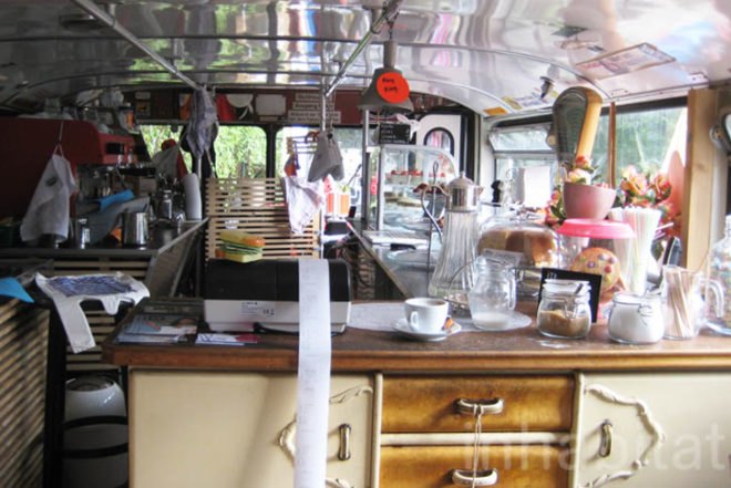 Kjosk, Mobile Kiosk, double-decker bus, Rosmarie Köckenberger, berlin, mobile cafe, recycled bus, Green Transportation, Green renovation, Architecture, Art, automotive,